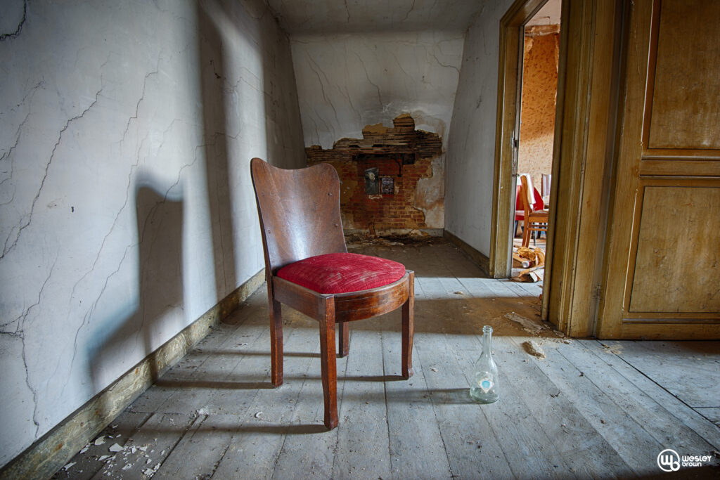 walfhart-chair2 copy watermarked 69e5236297521