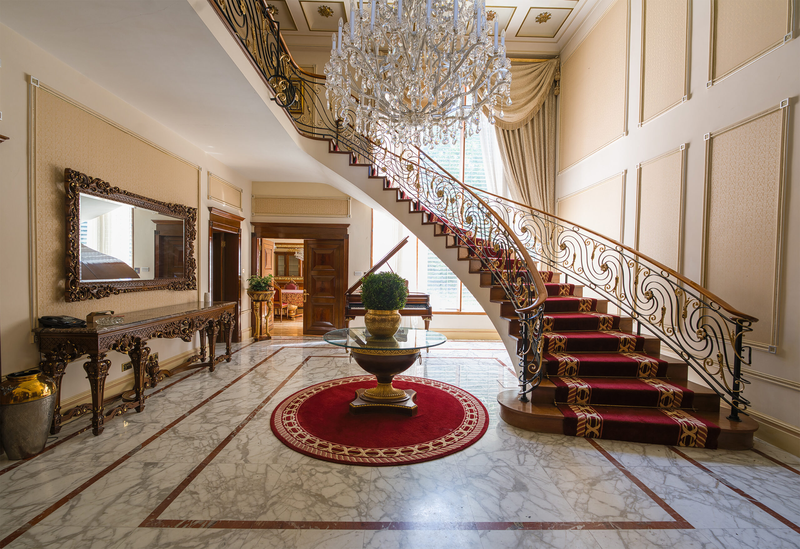 Inside the so-called Russian Mansion, a £6.5 million luxury home left empty on one of the UK's most exclusive roads.