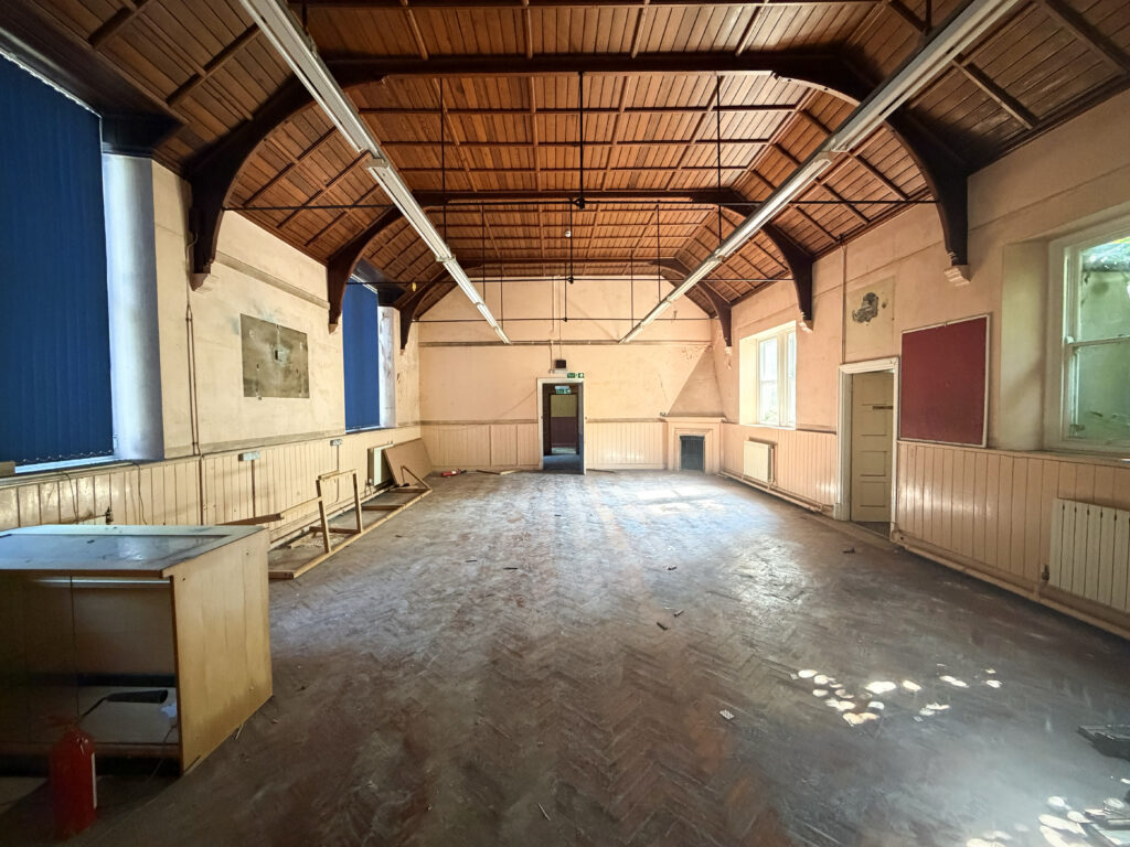 Iphone 17 Pro Abandoned school wales urbex